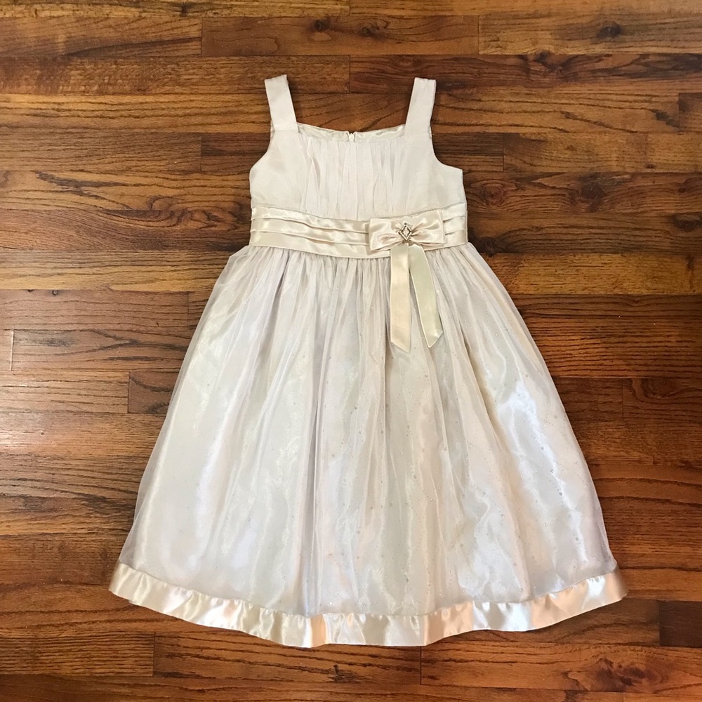 Girls Love Special Occasions Elegant Cream Dress
Wedding Church Christmas Dress